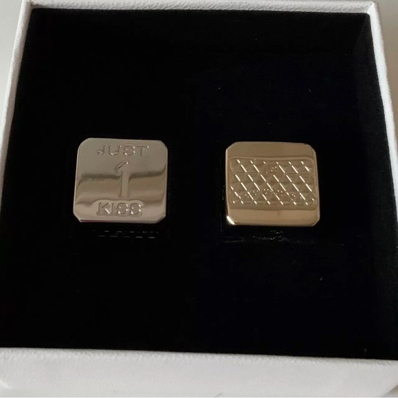 Chanel Dice - Picture 3 of 4